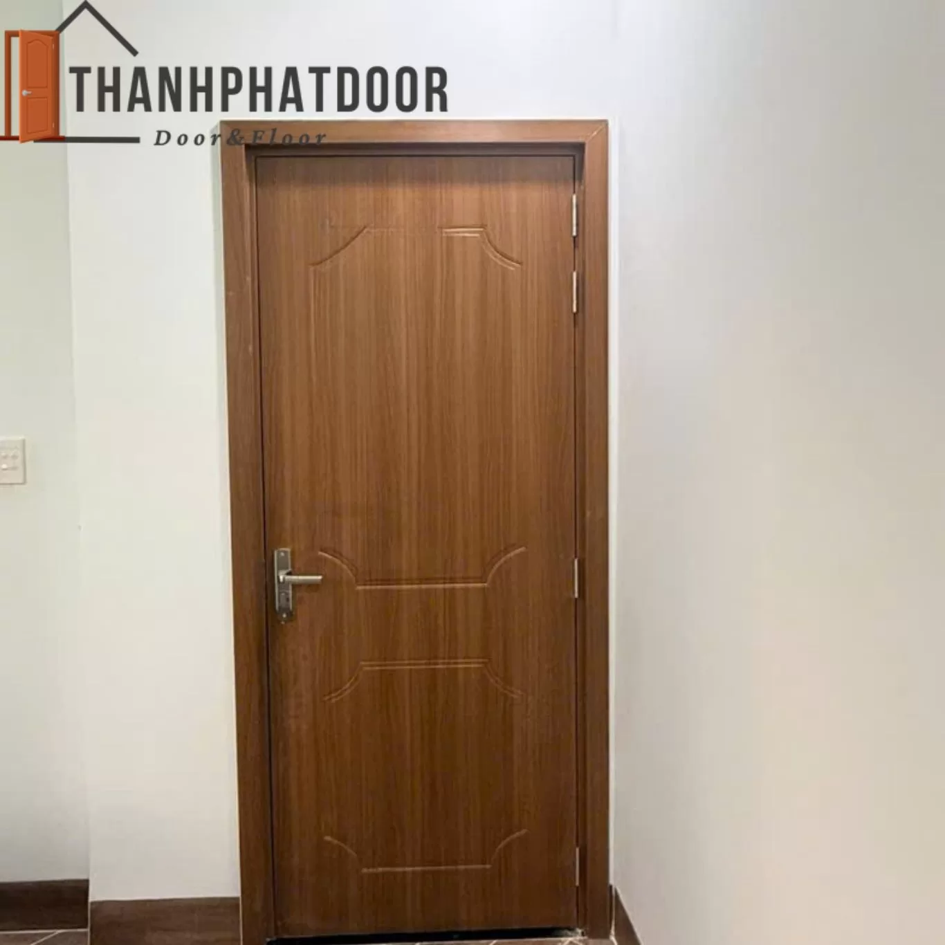 Cửa nhựa Composite Tp 71