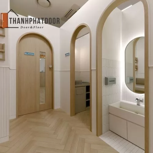 Nên Chọn Cửa Nhựa Hay Cửa Gỗ? So Sánh Chi Tiết