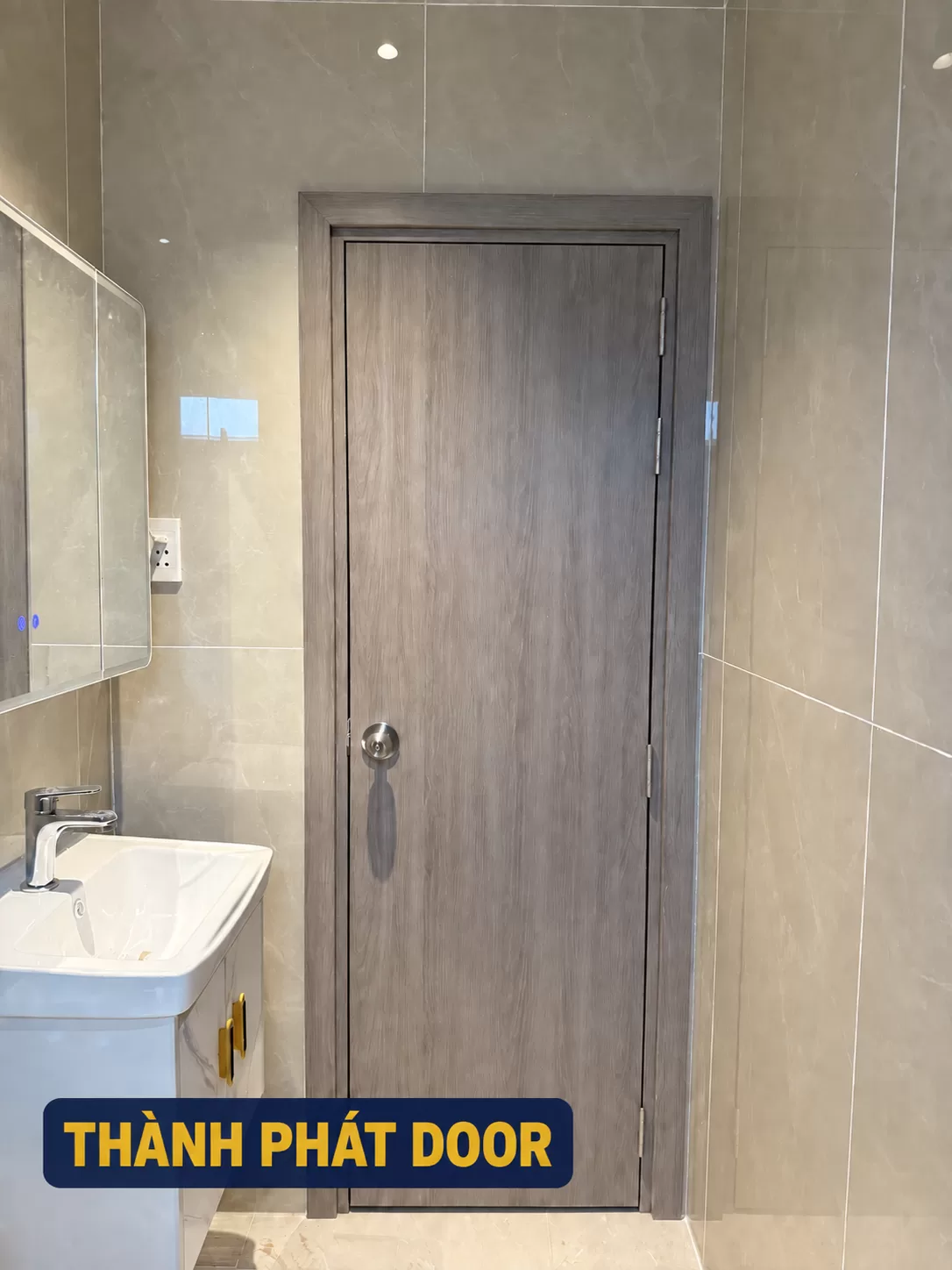 Cửa nhựa composite vệ sinh